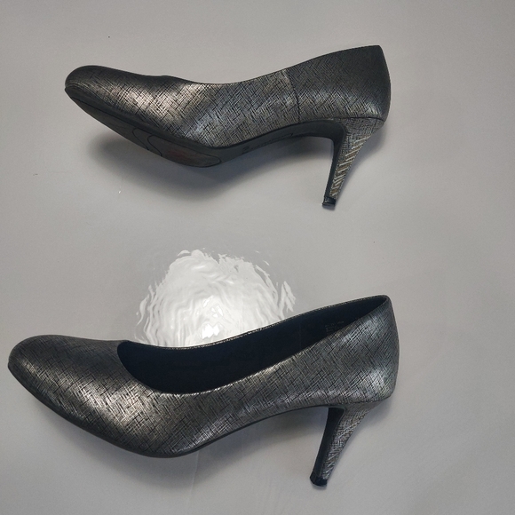 Comfort Plus by predictions Women's Silver Heels Size 10M - Picture 12 of 14